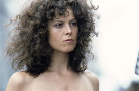 naked pics of sigourney weaver